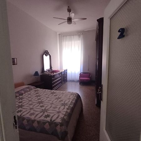 Super Central Rooms Con Uso Cucina Cagliari Bagian luar foto