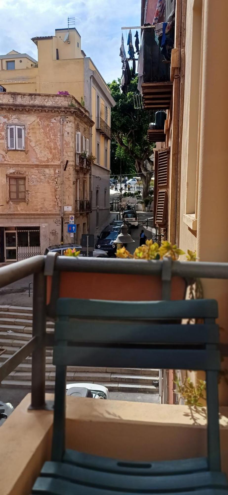 Super Central Rooms Con Uso Cucina Cagliari Bagian luar foto